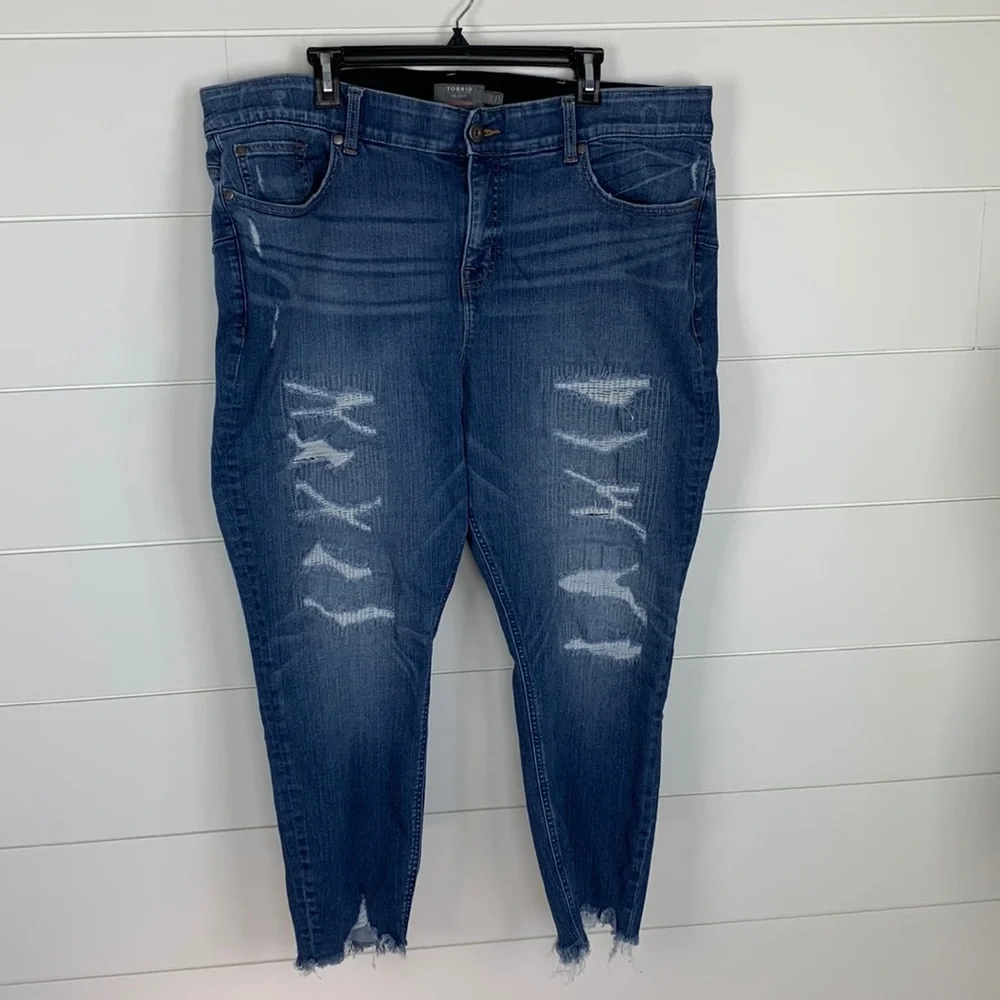 Torrid Women’s High-Rise Bombshell Skinny Stretch Deconstructed Size 24 R - Picture 2 of 16